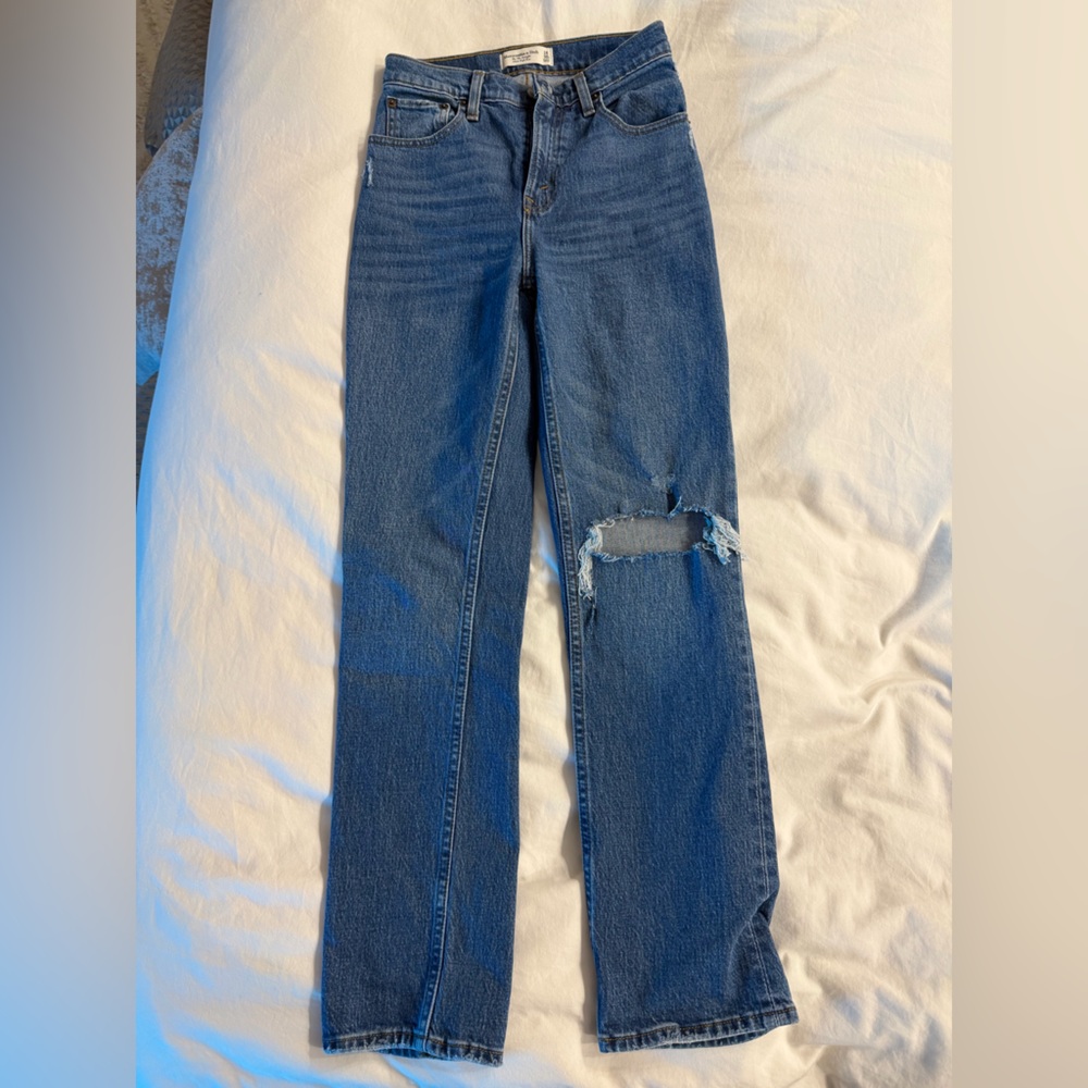 Abercrombie - 90’s Straight Ultra High Rise